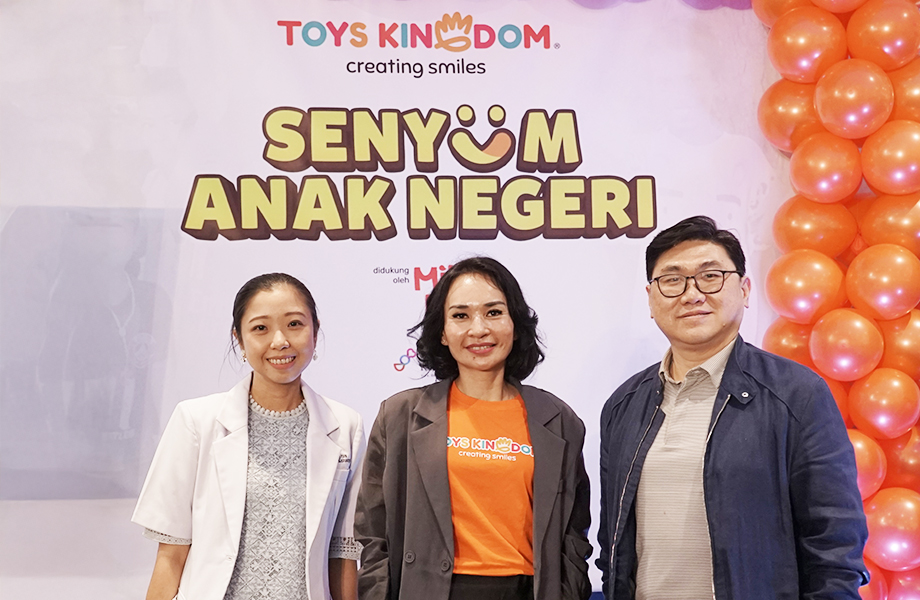 Toys Kingdom dan MilkLife Wujudkan Senyum Anak Negeri untuk Anak-Anak Desa Mbuit, NTT