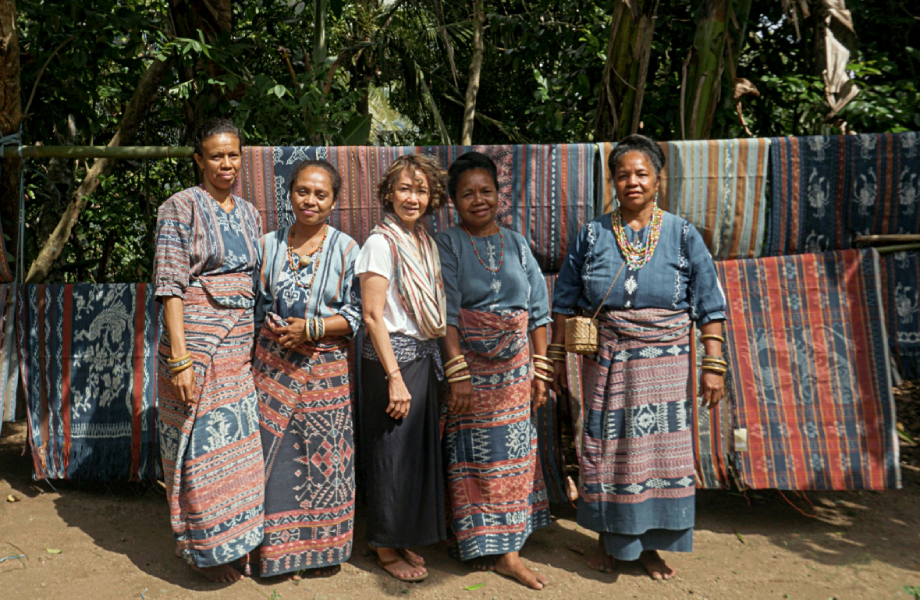 Dukung Pemberdayaan Masyarakat dan Pelestarian Budaya, Pendopo  Lakukan Pendampingan Komunitas Penenun Ikat Sikka