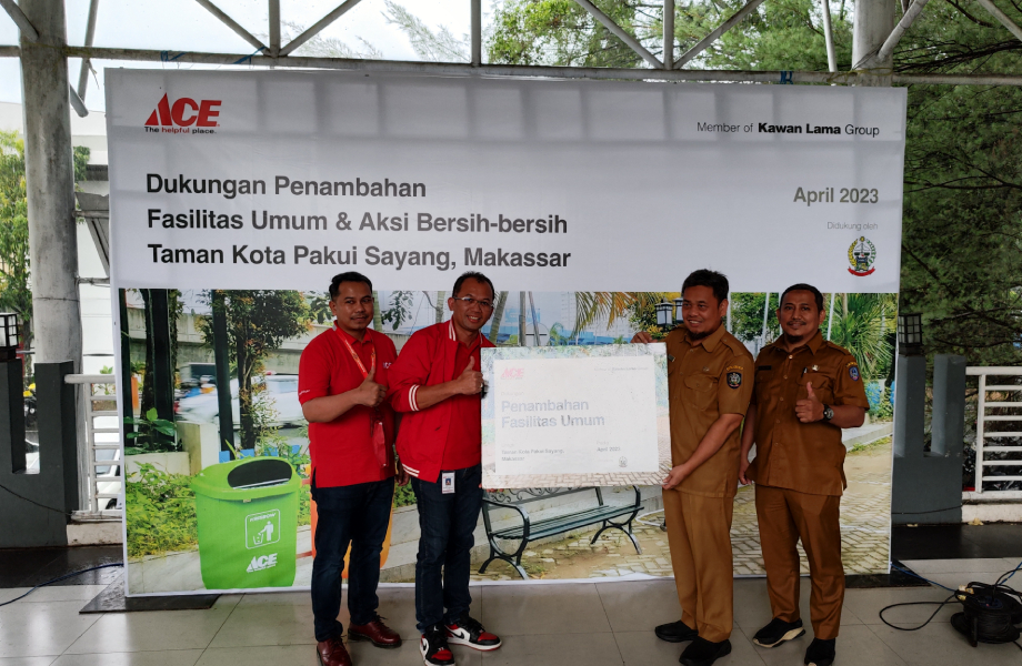 Dukung Kelestarian Lingkungan, ACE Lengkapi Fasilitas Taman Kota di Tiga Kota